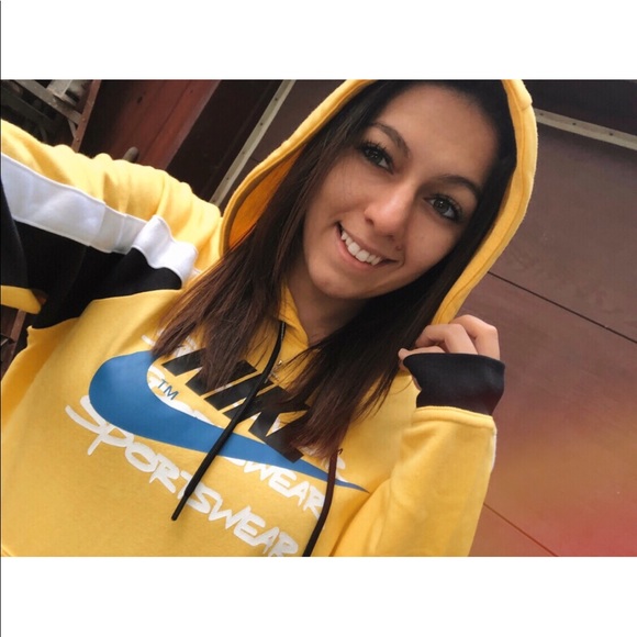 meet your posher 👋🏼 - Picture 6 of 7